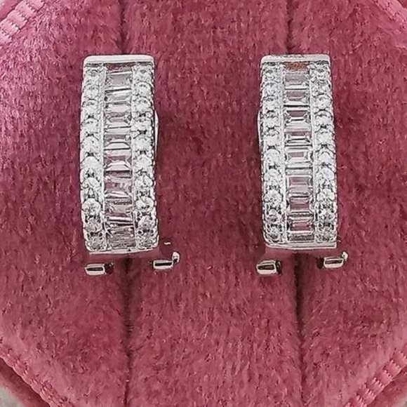 STERLING SILVER DIAMOND EARRINGS, NICE EARRINGS, CUTE EARRINGS - Picture 2 of 4